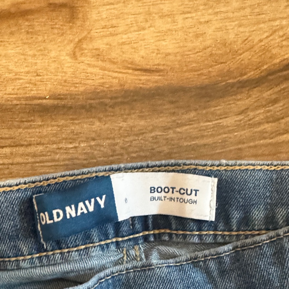 Old Navy Women's Flare & Wide Leg Jeans - Assorted Blue Washes - Picture 3 of 9